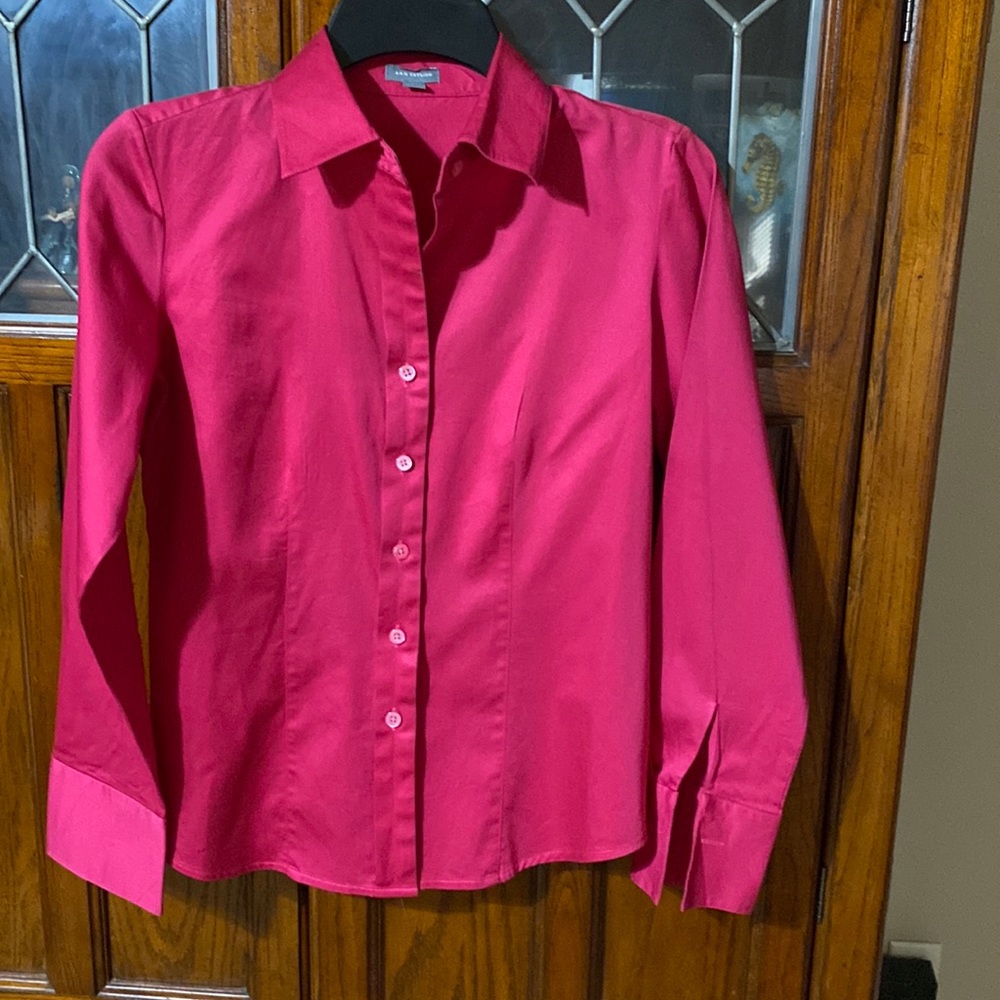 Ann Taylor Lipstick Pink Button Up Shirt size XS